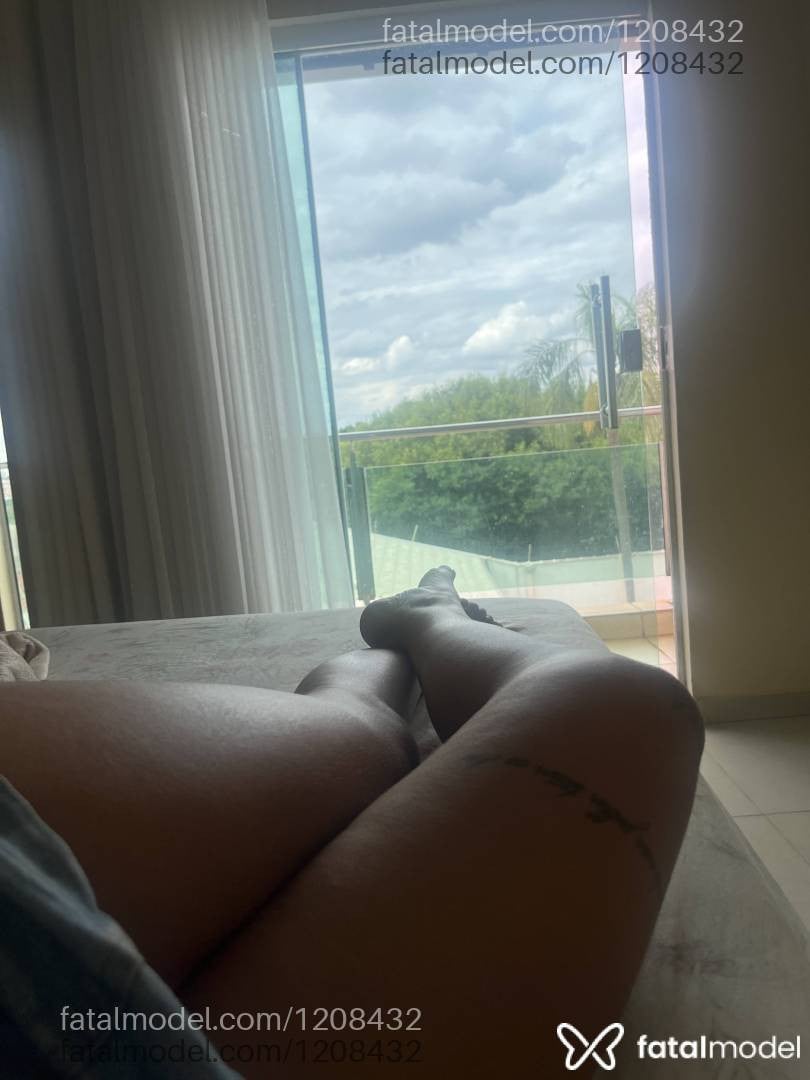 Acompanhante mulher morena (o) de olhos castanhos - Rafaela