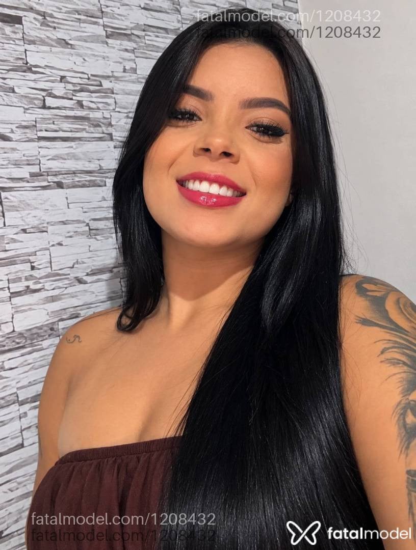 Acompanhante mulher morena (o) de olhos castanhos - Rafaela