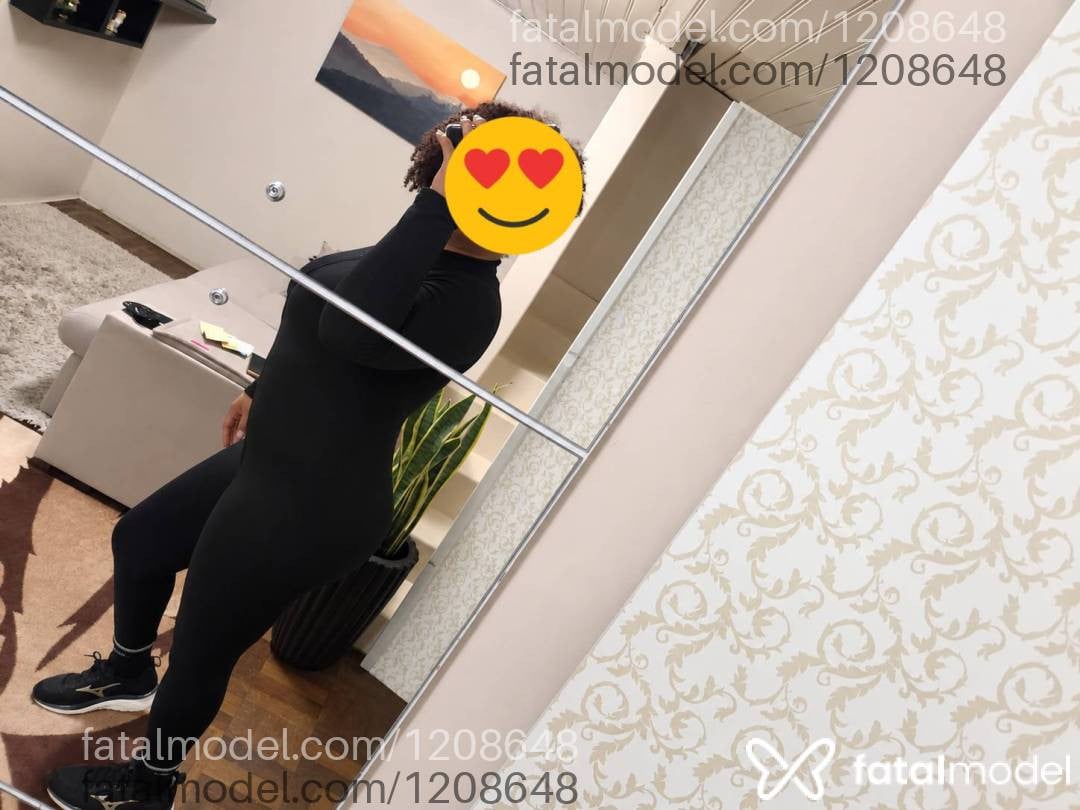 Acompanhante mulher com cabelo castanho de olhos castanhos - ISADORA