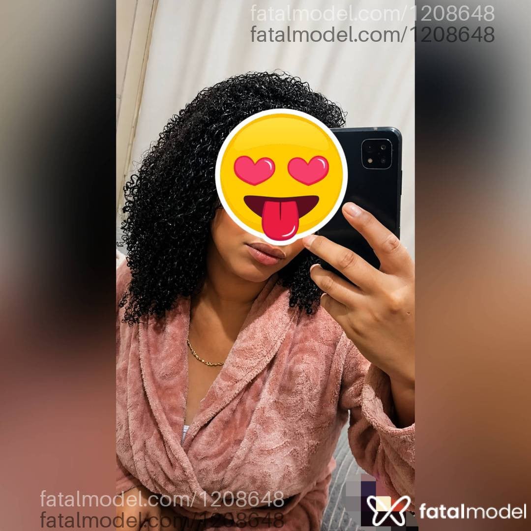 Acompanhante mulher com cabelo castanho de olhos castanhos em Passo Fundo - ISADORA