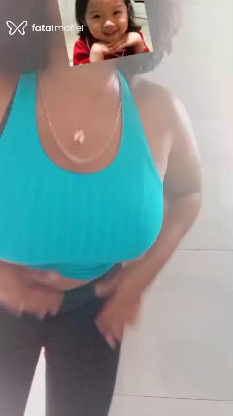 Acompanhante mulher com cabelo castanho de olhos castanhos - ISADORA