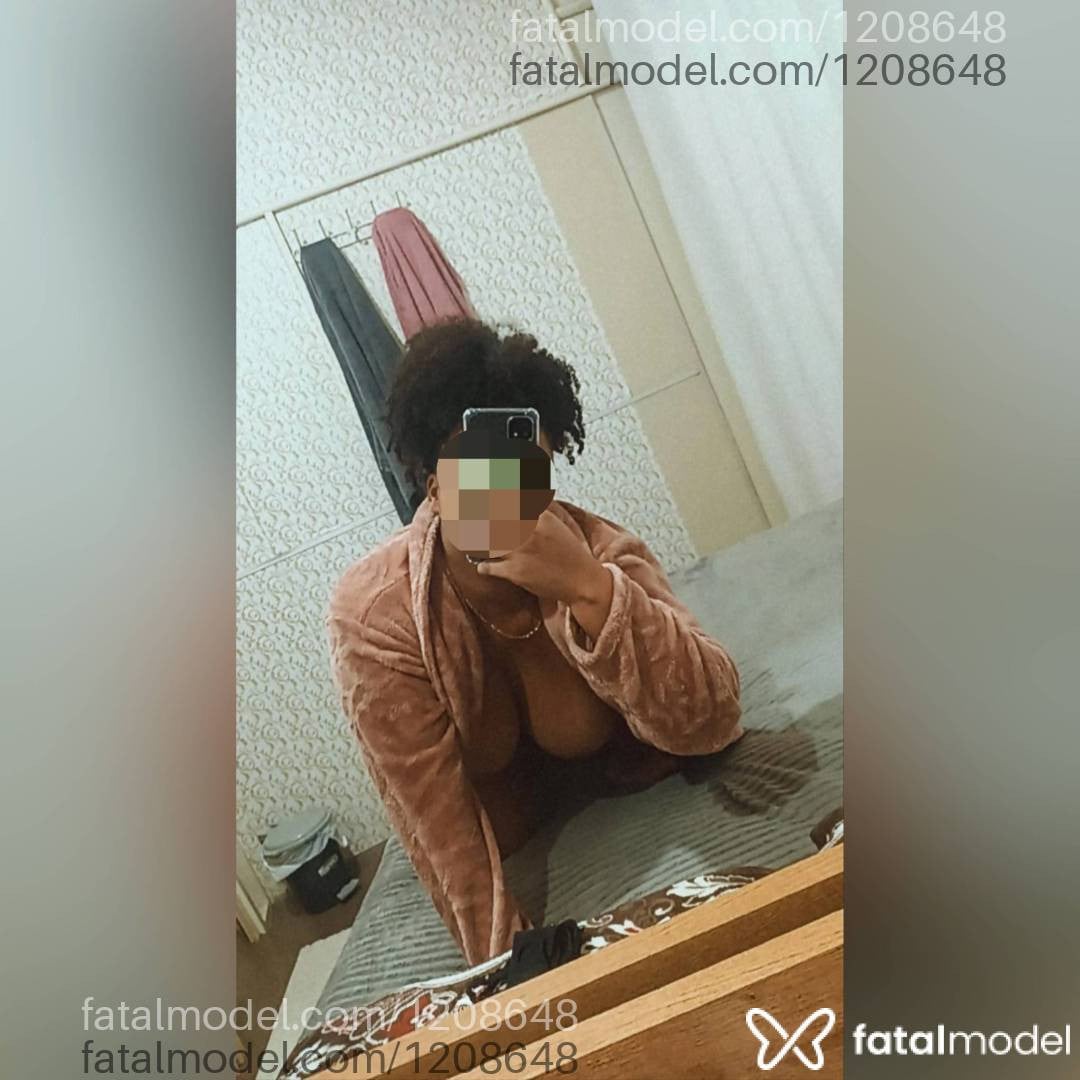 Acompanhante mulher com cabelo castanho de olhos castanhos em Passo Fundo - ISADORA