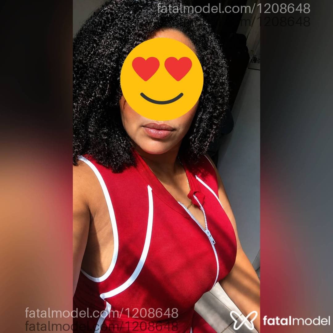 Acompanhante mulher com cabelo castanho de olhos castanhos - ISADORA