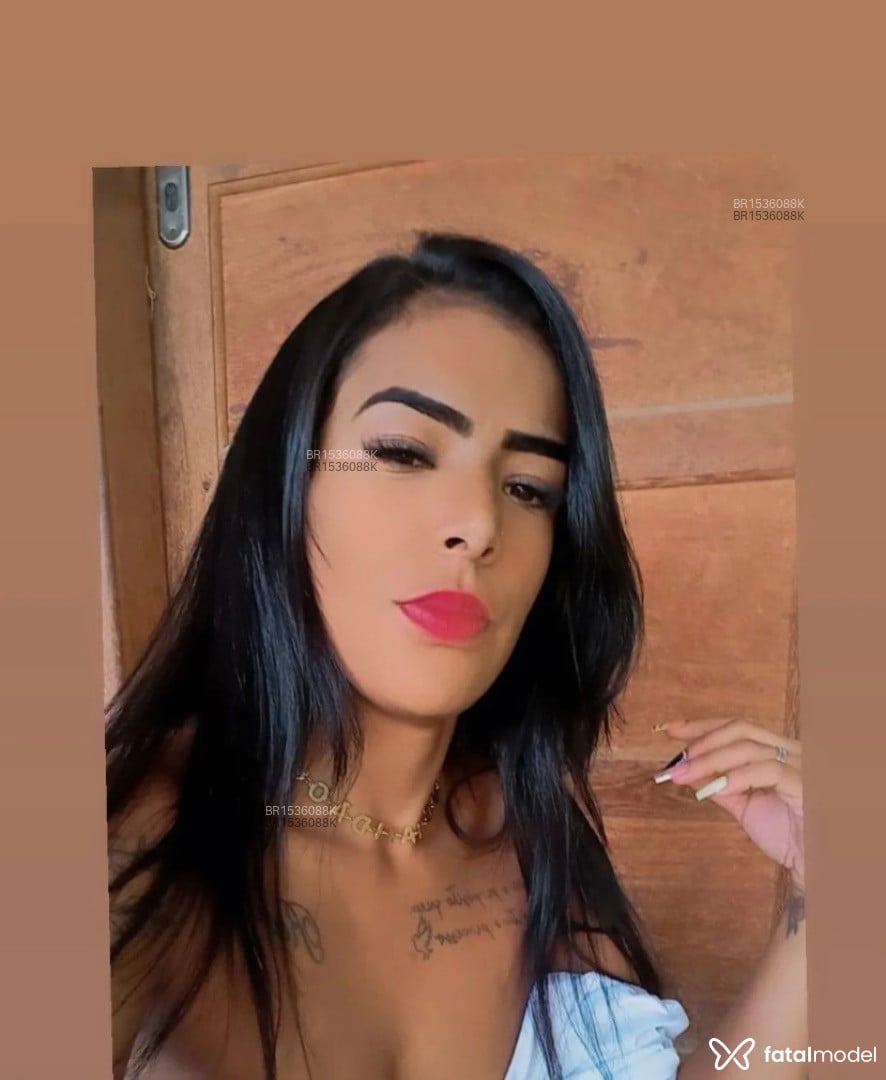 Acompanhante mulher com cabelo castanho de olhos castanhos em Poços de Caldas - Kyara