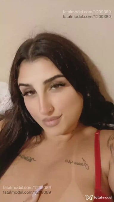 Acompanhante mulher com cabelo castanho de olhos castanhos em Ibitinga Acompanhante mulher com cabelo castanho de olhos castanhos em Ibitinga - Sofia munhoz