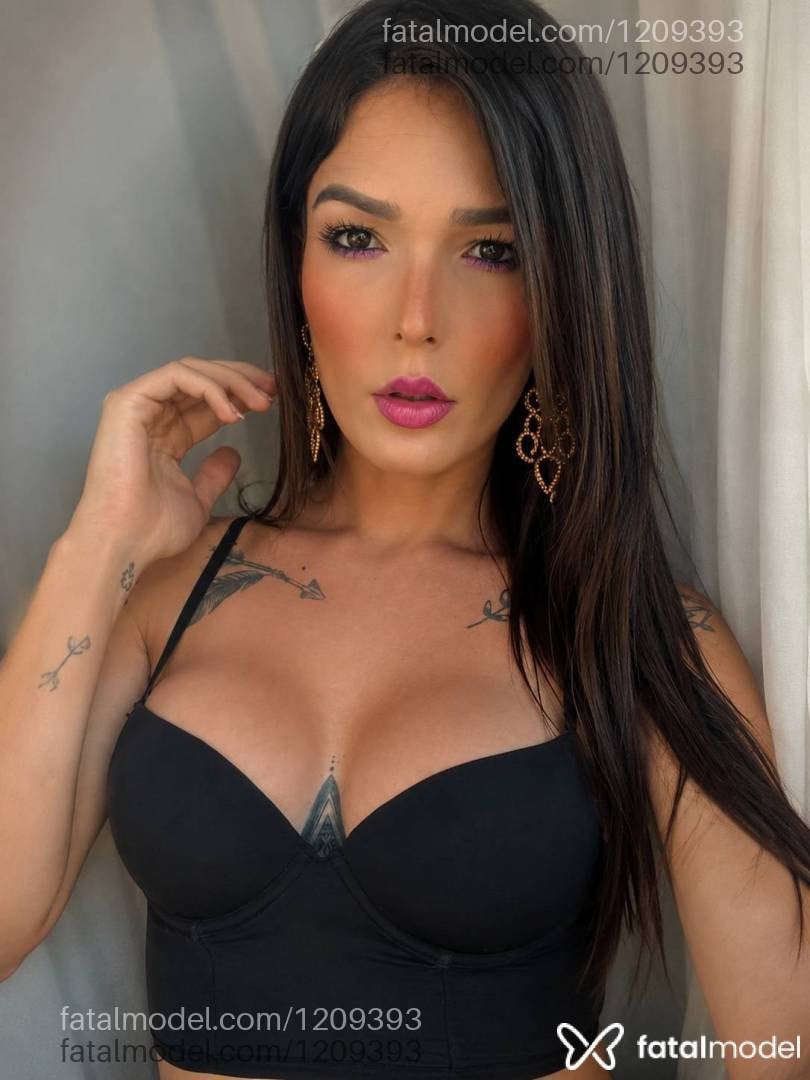 Acompanhante mulher trans com cabelo castanho de olhos castanhos em São José - BELLADOTADA