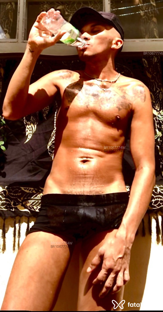 Acompanhante homem morena (o) de olhos castanhos em Cabo Frio Acompanhante homem morena (o) de olhos castanhos em Cabo Frio - Kayo