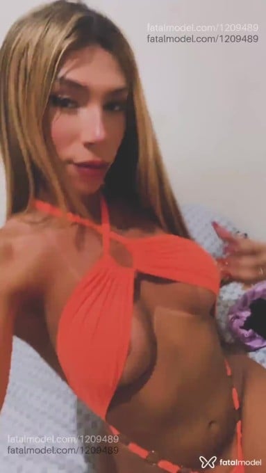 Acompanhante mulher trans loira (o) de olhos castanhos em Chapecó - Kiara Oliver