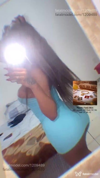 Acompanhante mulher trans loira (o) de olhos castanhos em Chapecó - Kiara Oliver