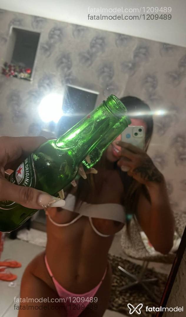 Acompanhante mulher trans loira (o) de olhos castanhos - Kiiara Potiguar