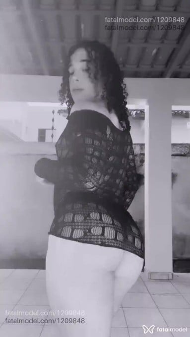 Acompanhante mulher trans morena (o) de olhos mel em Colatina Acompanhante mulher trans morena (o) de olhos mel em Colatina - Kyarah Wendi