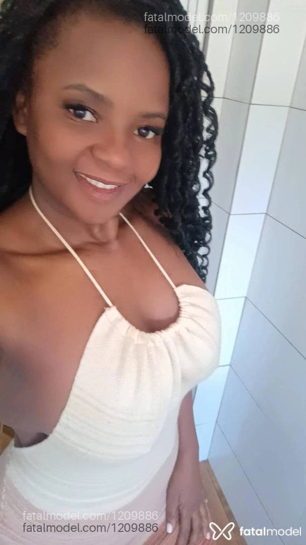 Acompanhante mulher morena (o) de olhos pretos - Pérola Negra