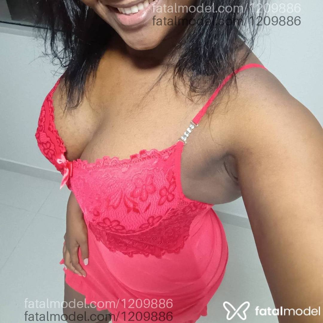 Acompanhante mulher morena (o) de olhos pretos - Pérola Negra