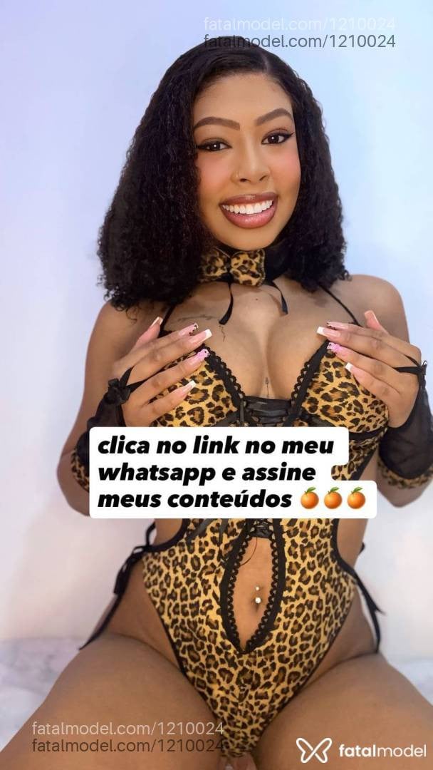 Acompanhante mulher com cabelo castanho de olhos castanhos - Camilly Caren