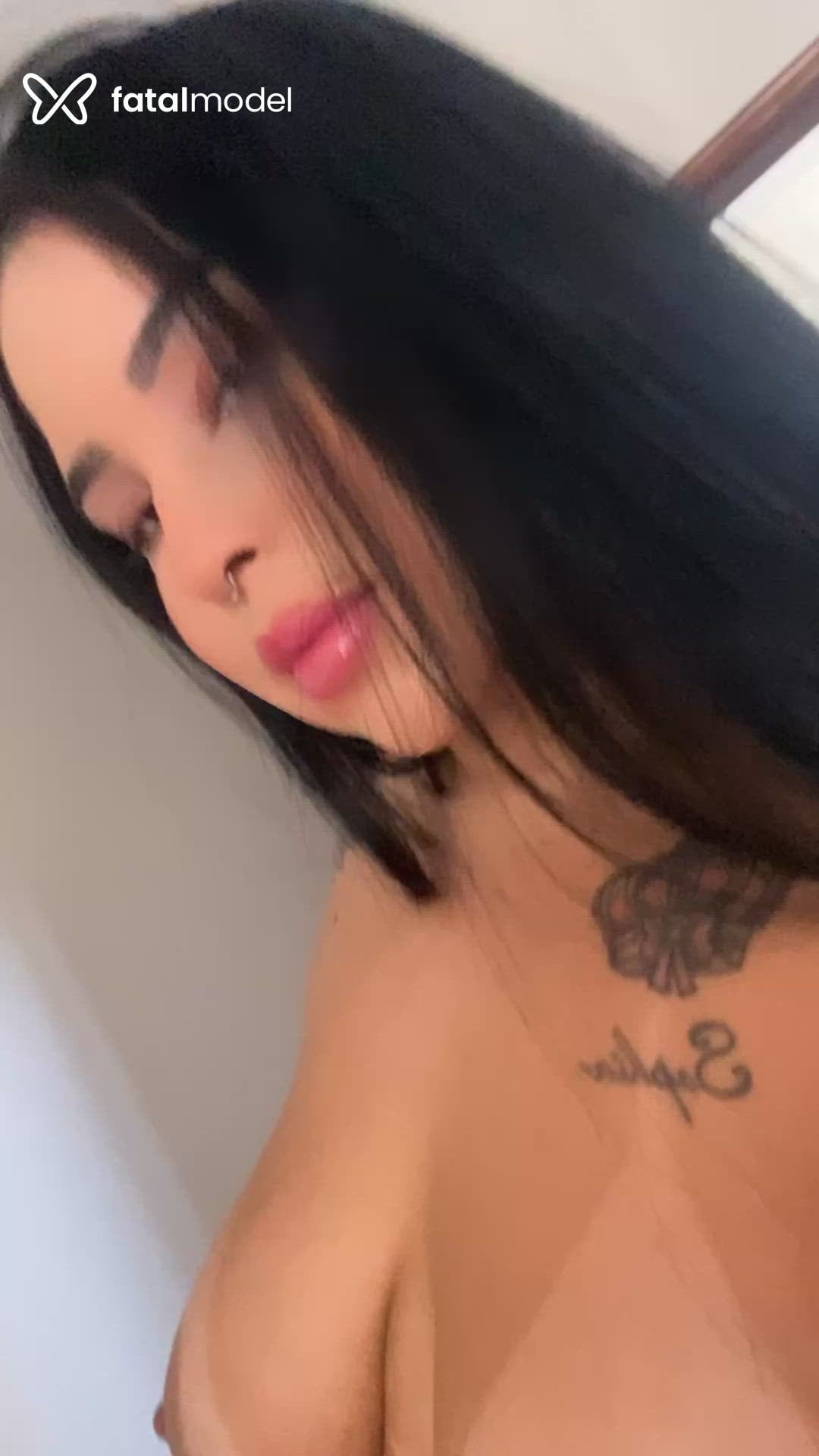 Acompanhante mulher morena (o) de olhos castanhos - Michelle Cris