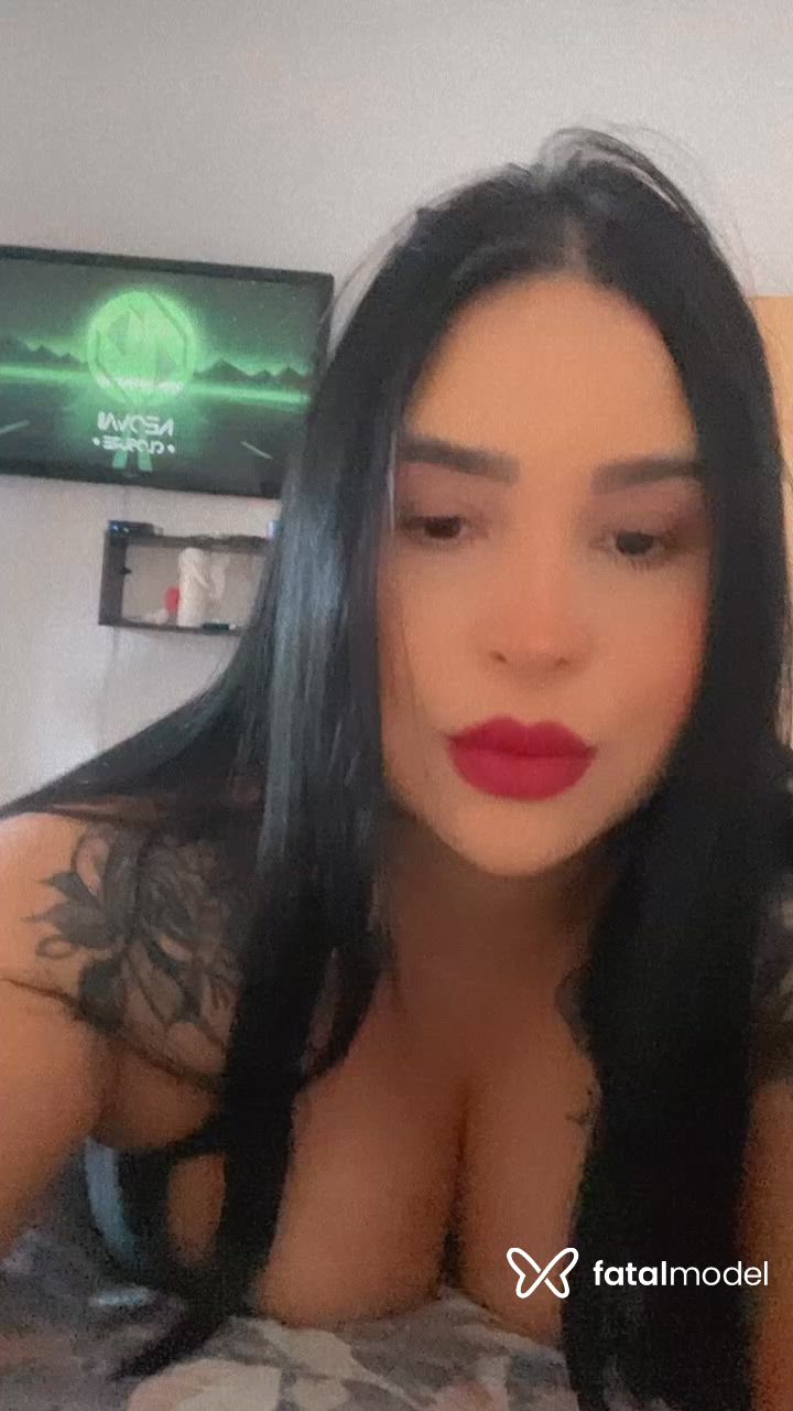 Acompanhante mulher morena (o) de olhos castanhos - Michelle Cris
