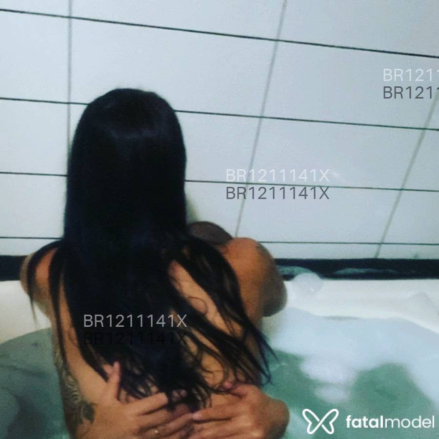 Acompanhante travesti morena (o) de olhos castanhos - Moniky