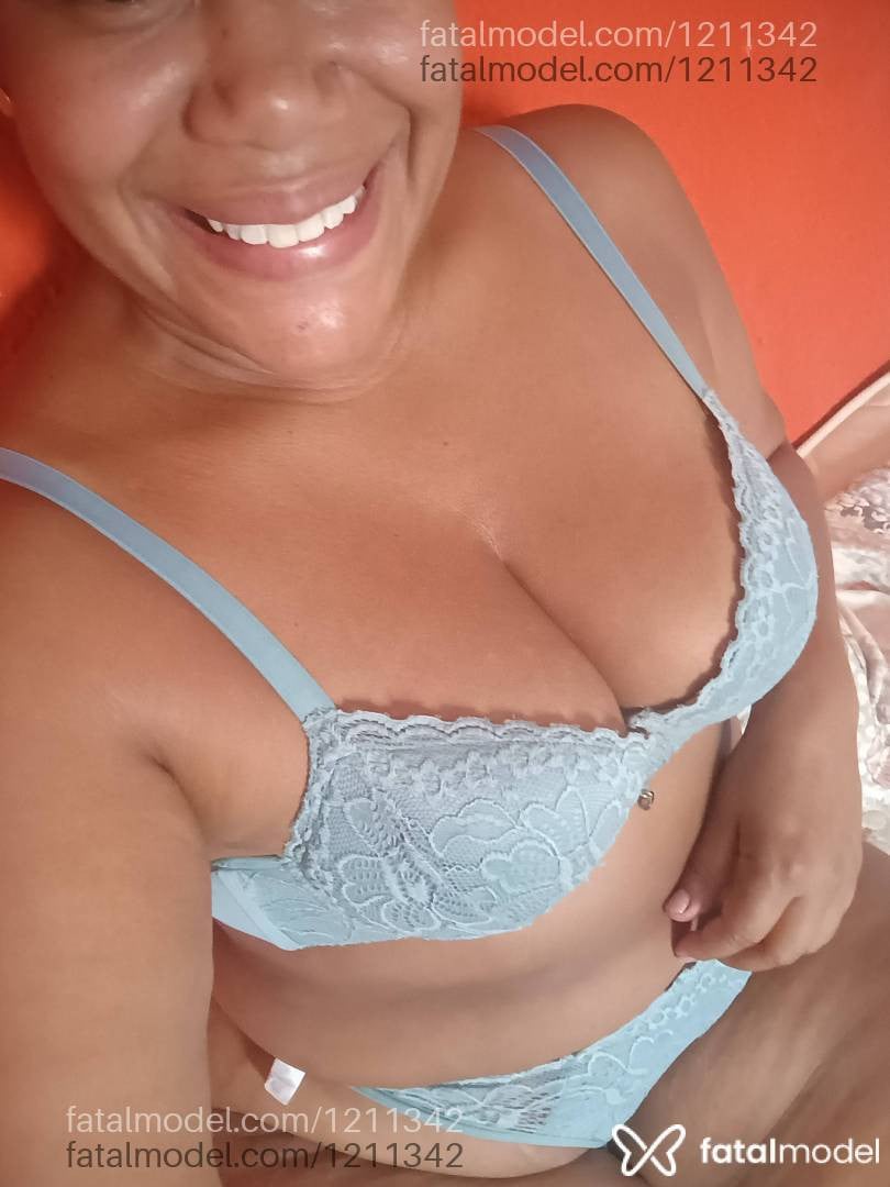 Acompanhante mulher morena (o) de olhos castanhos - Karol Oliver Acompanhante mulher morena (o) de olhos castanhos - Karol Oliver