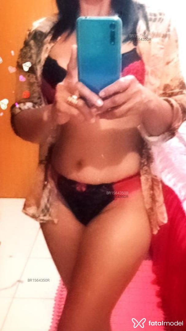 Acompanhante mulher morena (o) de olhos castanhos - Mirella Mendonça Acompanhante mulher morena (o) de olhos castanhos - Mirella Mendonça