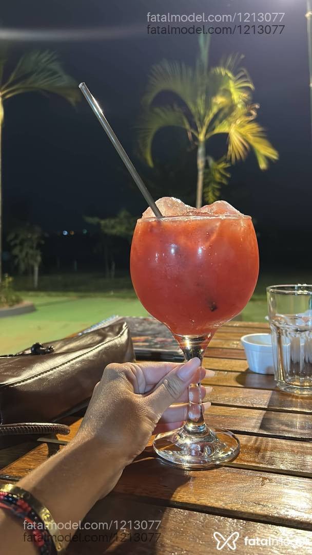 Acompanhante mulher com cabelo castanho de olhos pretos em Frutal - Catarina