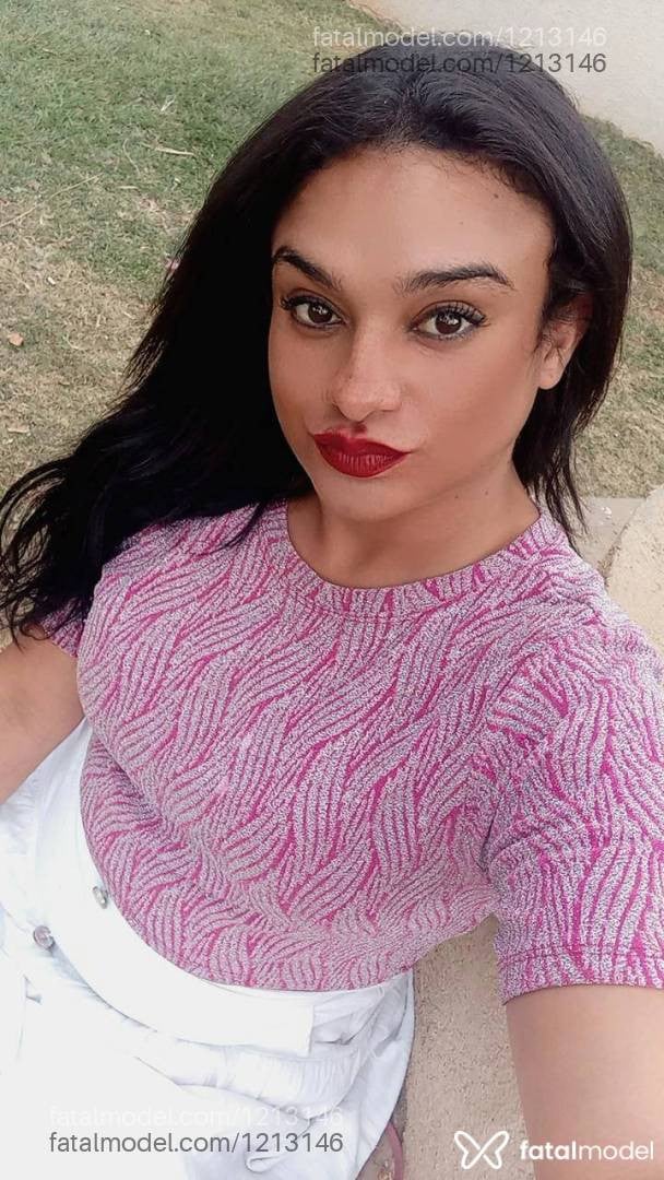 Acompanhante mulher trans morena (o) de olhos castanhos - Ane Lira