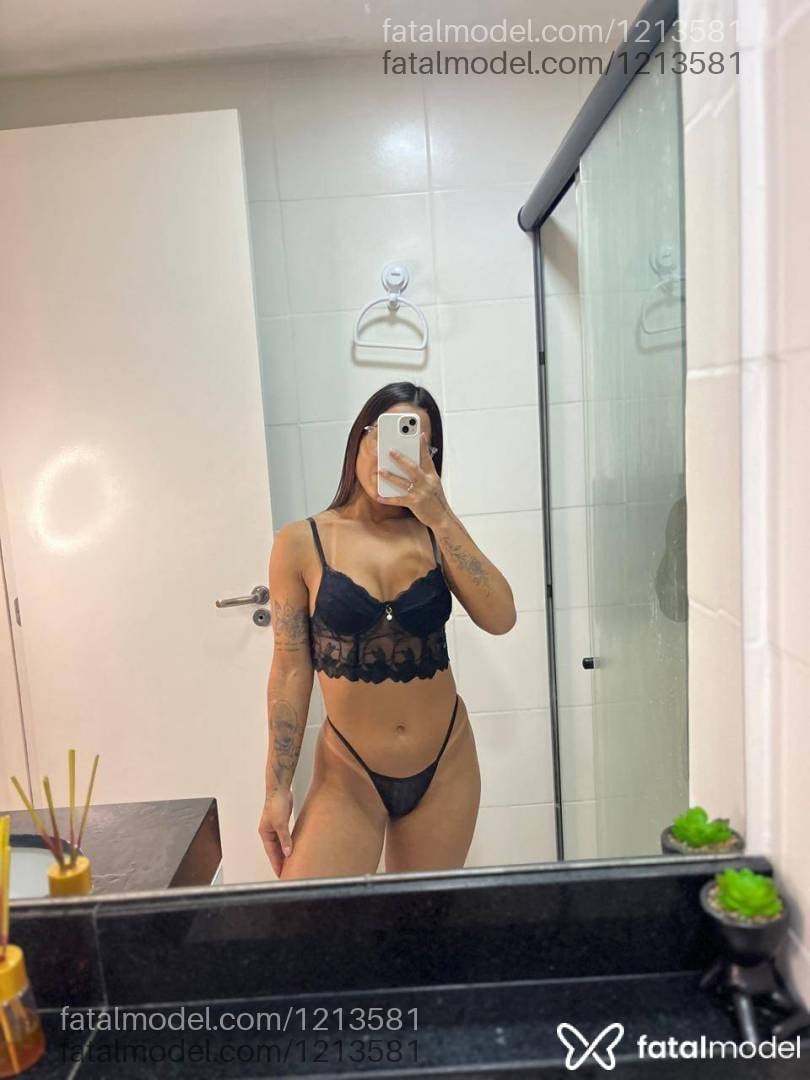 Acompanhante mulher morena (o) de olhos castanhos - Letícia Trindade