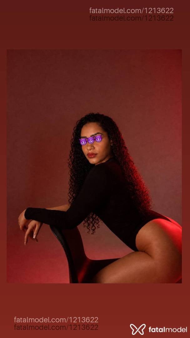 Acompanhante mulher loira (o) de olhos castanhos - Thais Bitencurtt