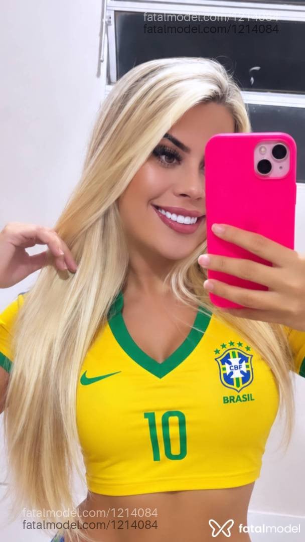 Acompanhante mulher loira (o) de olhos verdes em Divinópolis - Babi Ferrari
