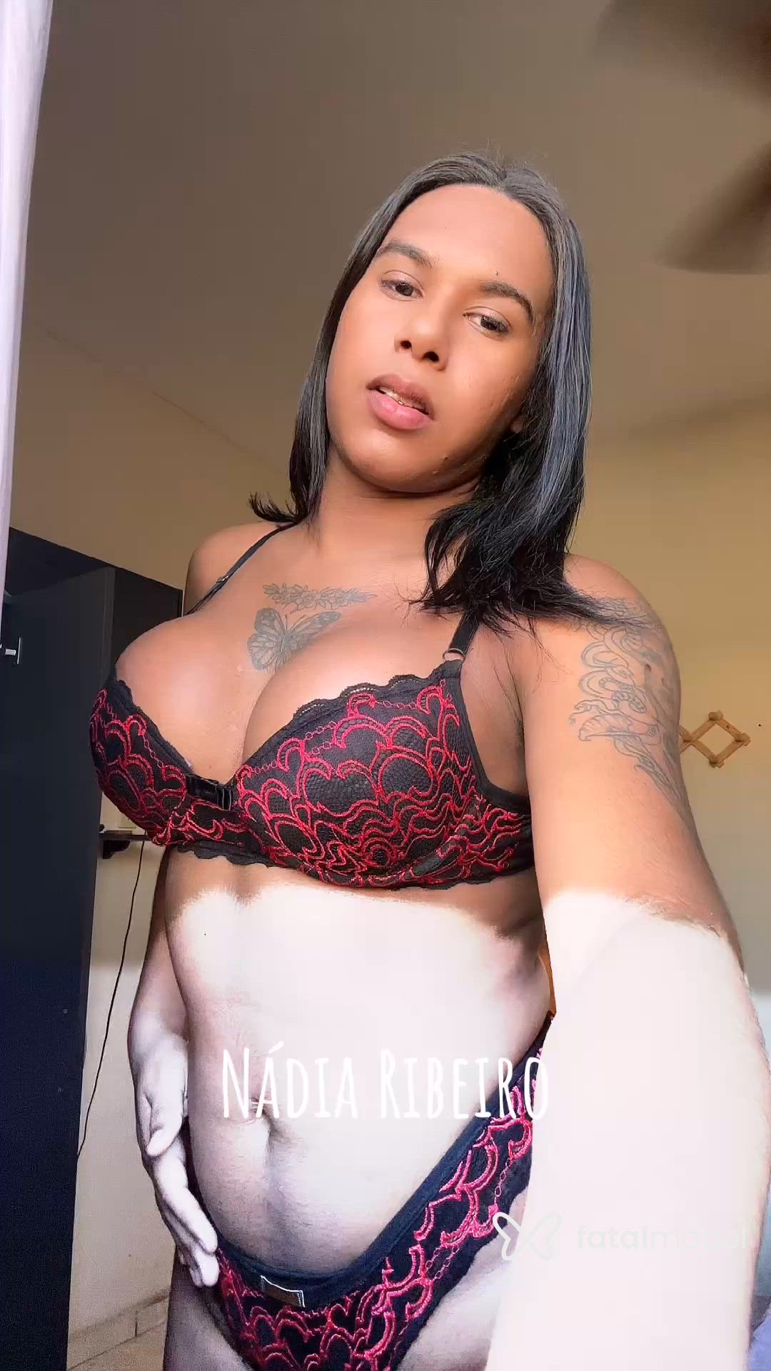 Acompanhante mulher trans morena (o) de olhos pretos - Nádia Ribeiro Acompanhante mulher trans morena (o) de olhos pretos - Nádia Ribeiro