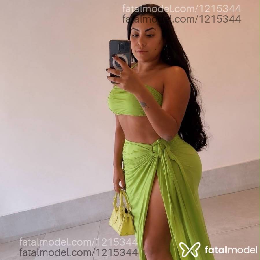 Acompanhante mulher morena (o) de olhos pretos em Macaé - Mirella