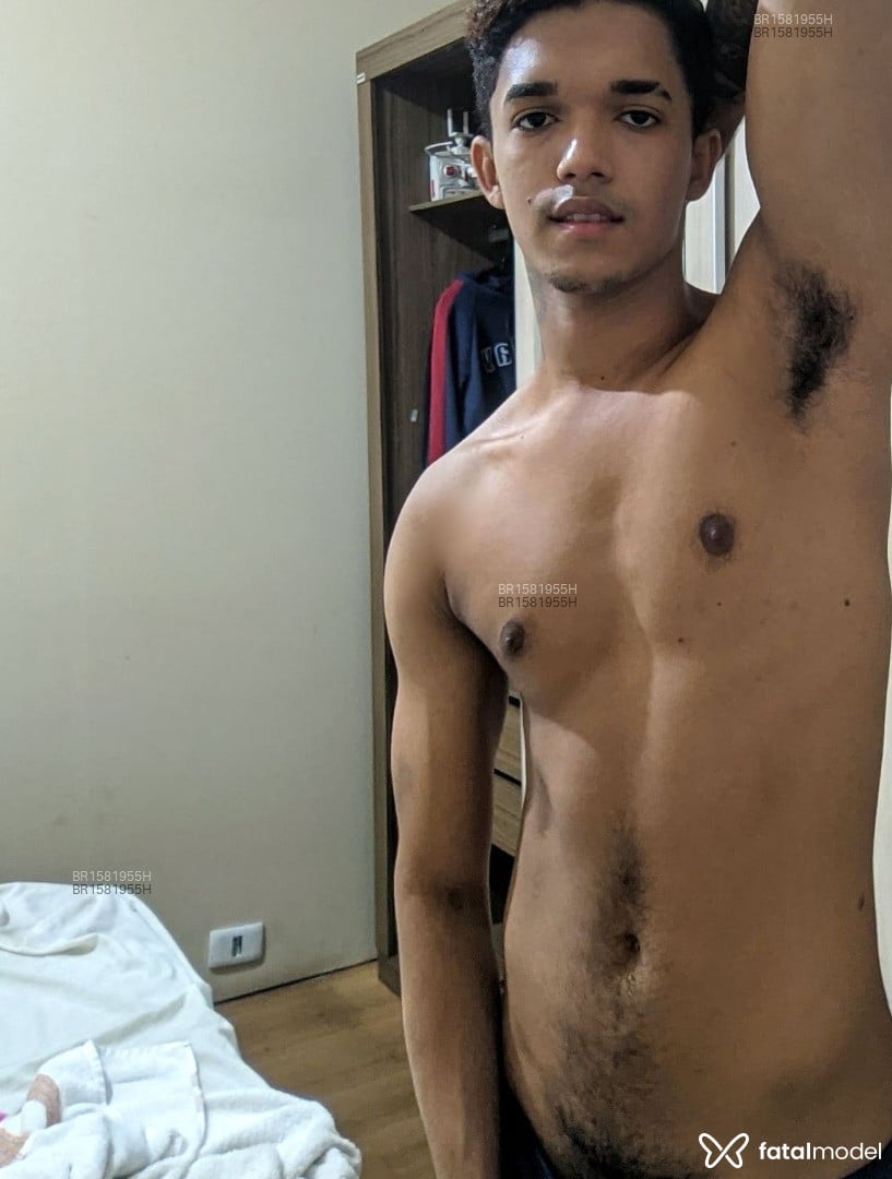 Acompanhante homem morena (o) de olhos castanhos - Lito Vieira Acompanhante homem morena (o) de olhos castanhos - Lito Vieira