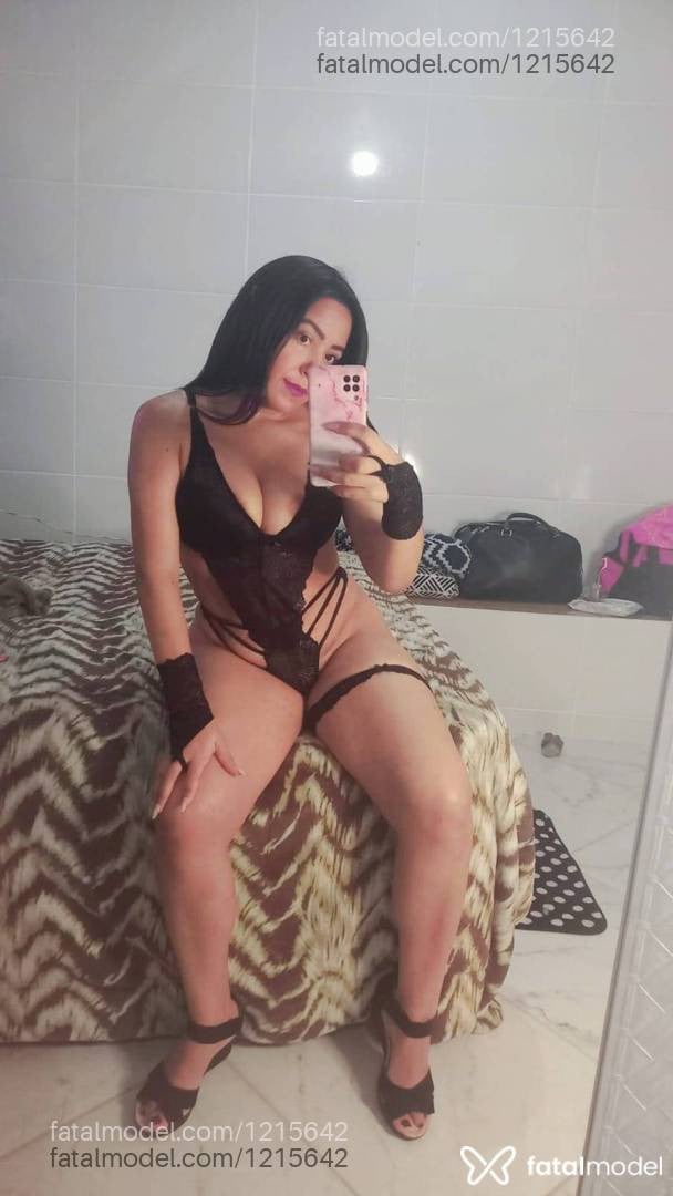 Acompanhante mulher com cabelo castanho de olhos castanhos - MILENY