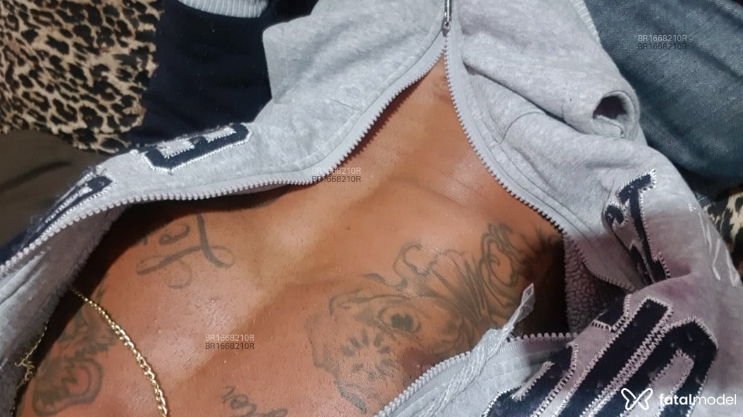Acompanhante homem morena (o) de olhos castanhos em Garça Acompanhante homem morena (o) de olhos castanhos em Garça - Rodrigo