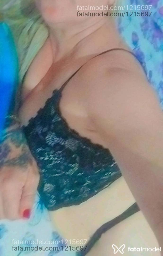 Acompanhante mulher loira (o) de olhos mel - Mallu
