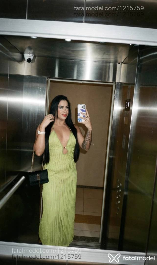 Acompanhante travesti morena (o) de olhos castanhos - Paolla Duart