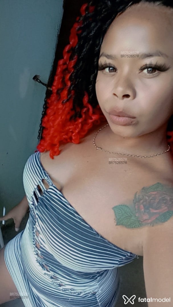 Acompanhante mulher com cabelo castanho de olhos mel em Sorriso - Fernanda