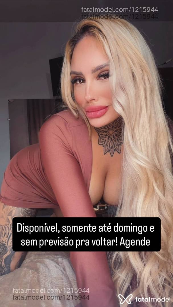Acompanhante mulher loira (o) de olhos castanhos - Mel Santos