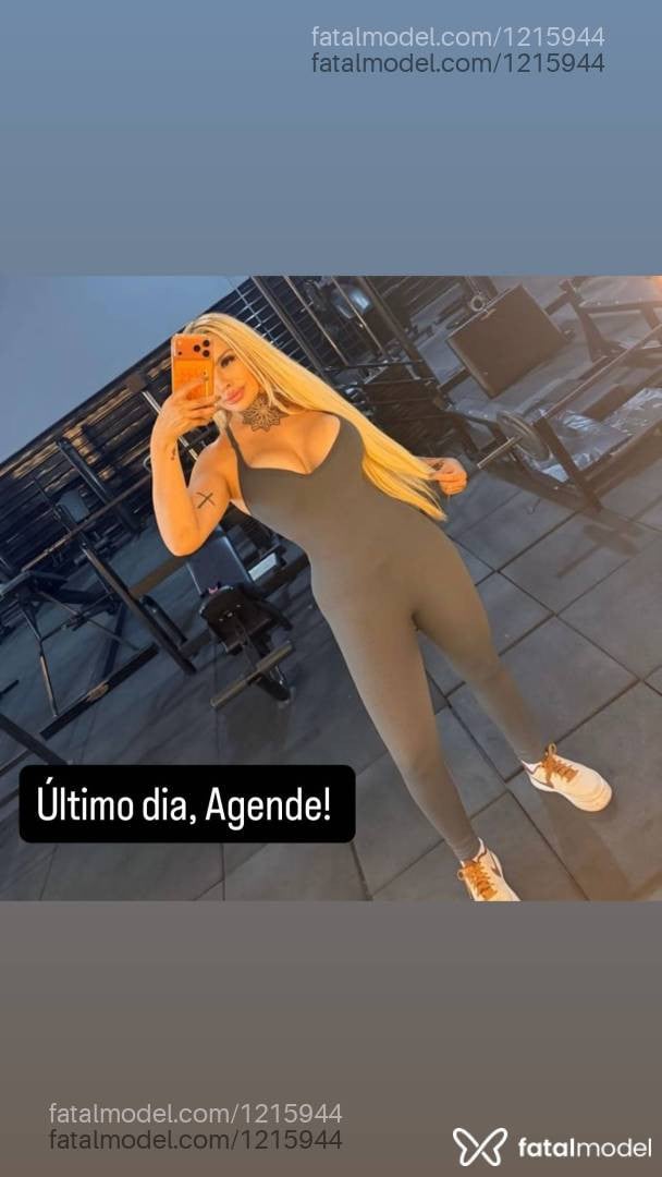 Acompanhante mulher loira (o) de olhos castanhos em Joaçaba - Mel Santos