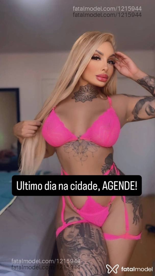 Acompanhante mulher loira (o) de olhos castanhos - Mel Santos