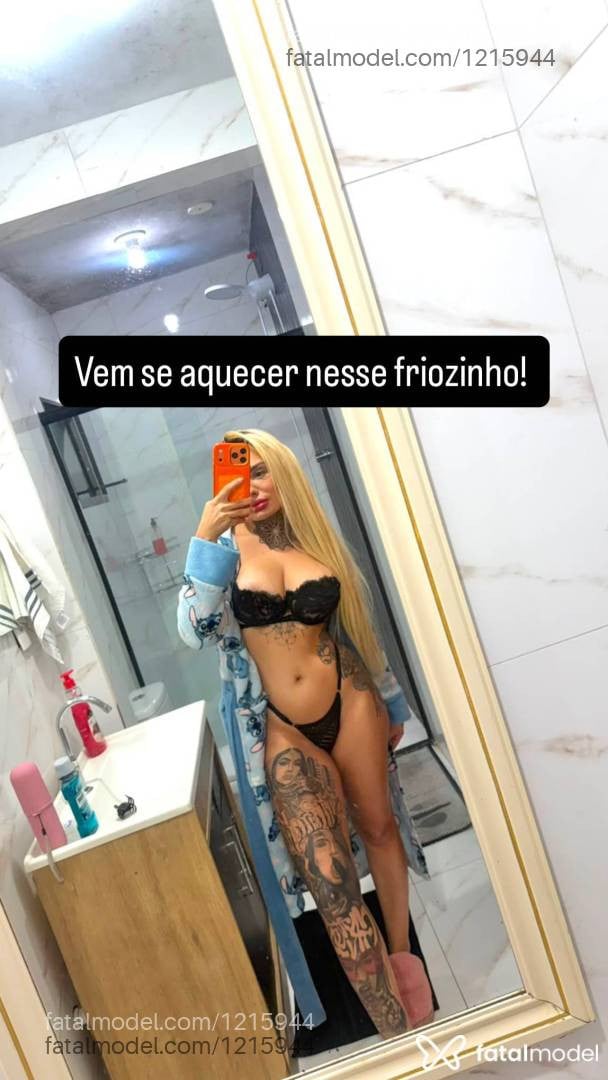 Acompanhante mulher loira (o) de olhos castanhos - Mel Santos