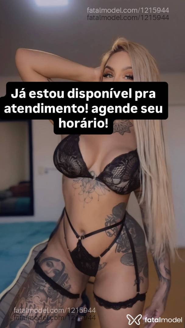 Acompanhante mulher loira (o) de olhos castanhos - Mel Santos