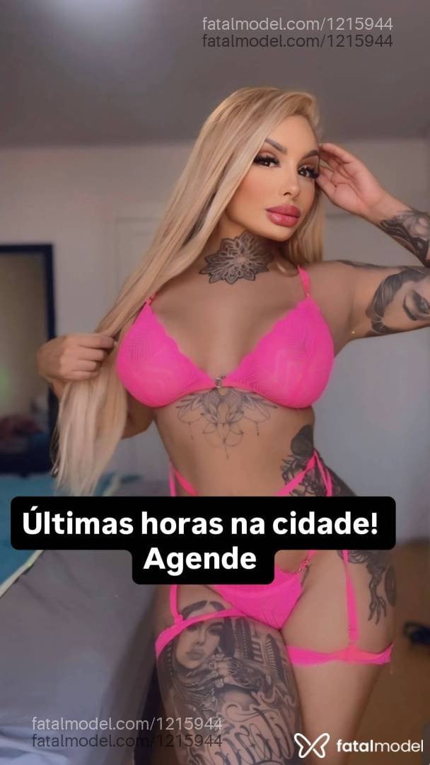 Acompanhante mulher loira (o) de olhos castanhos - Mel Santos