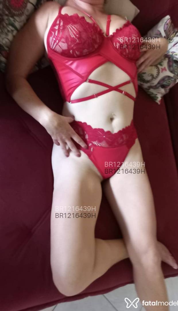Acompanhante mulher loira (o) de olhos castanhos em Uberaba Acompanhante mulher loira (o) de olhos castanhos em Uberaba - Carla