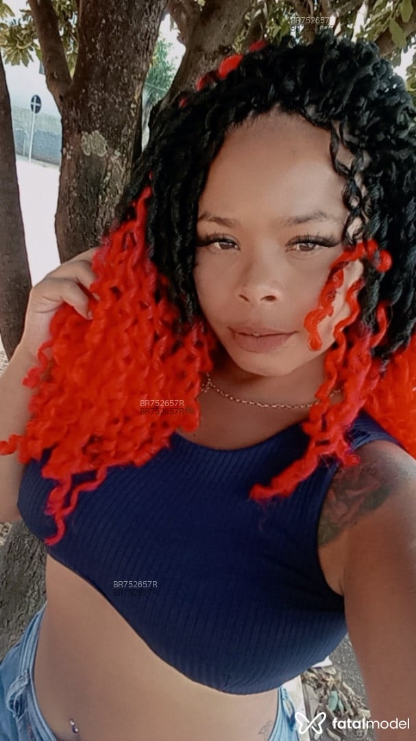 Acompanhante mulher com cabelo castanho de olhos mel em Sorriso - Fernanda