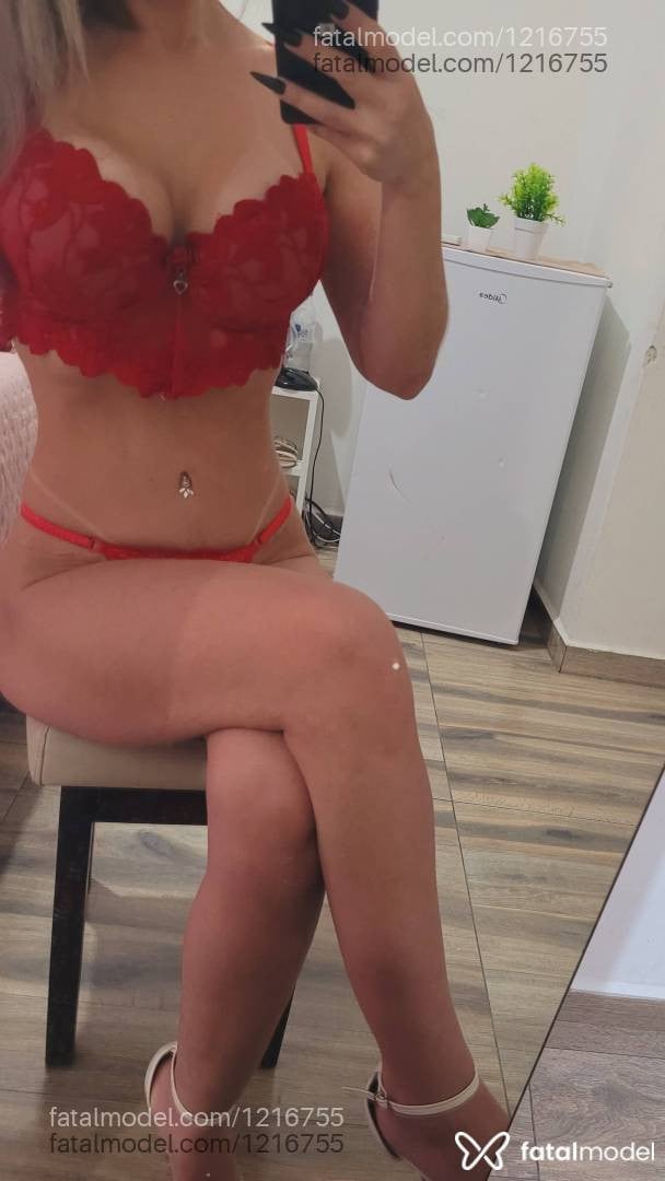 Acompanhante mulher loira (o) de olhos castanhos em Balneário Camboriú Acompanhante mulher loira (o) de olhos castanhos em Balneário Camboriú - Yasmin