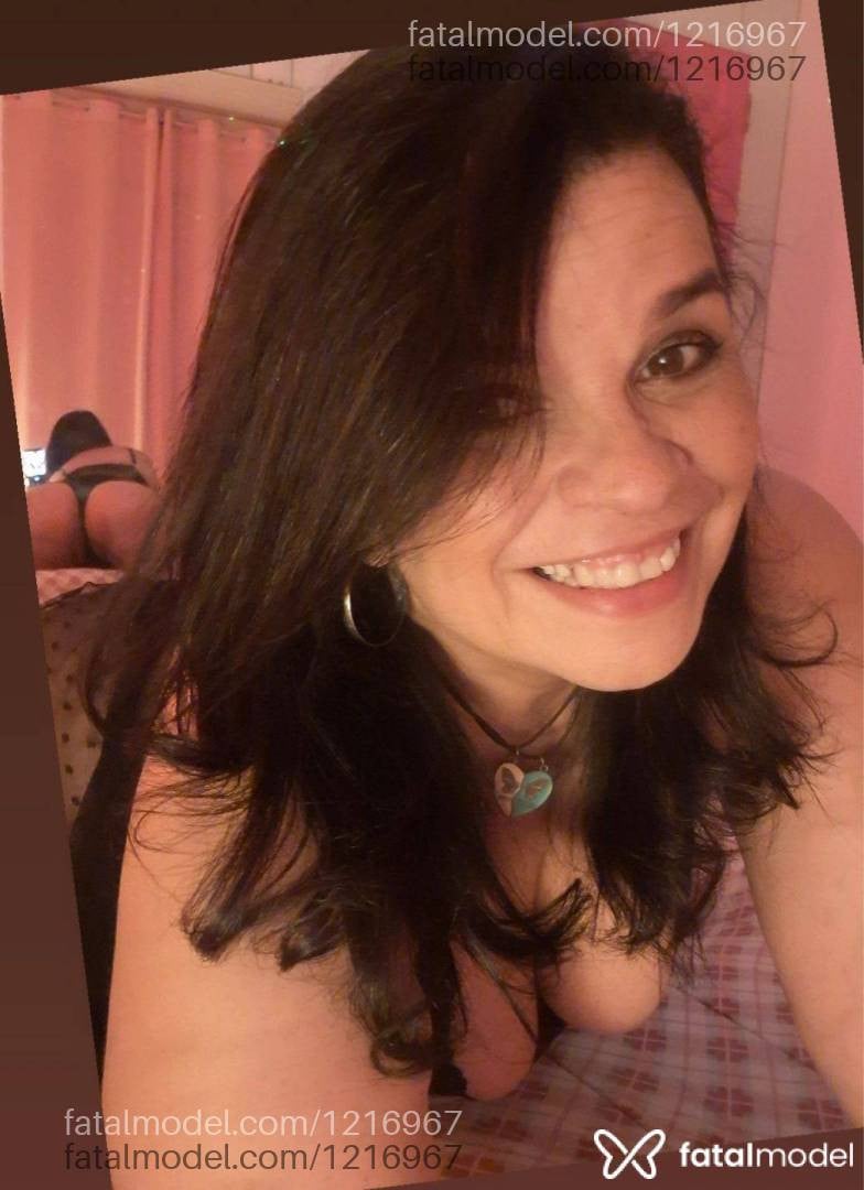 Acompanhante mulher morena (o) de olhos castanhos - Luana