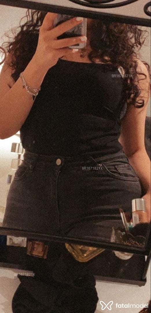 Acompanhante mulher morena (o) de olhos pretos em Barão de Cocais Acompanhante mulher morena (o) de olhos pretos em Barão de Cocais - Ramona Faez