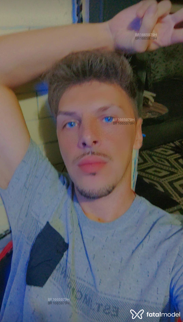 Acompanhante homem loira (o) de olhos azuis em Porto Alegre - Loirinho