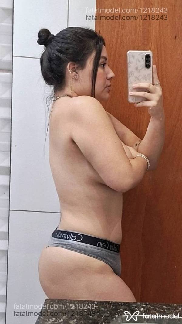 Acompanhante mulher morena (o) de olhos castanhos em Campo Mourão - BIAA CORTES