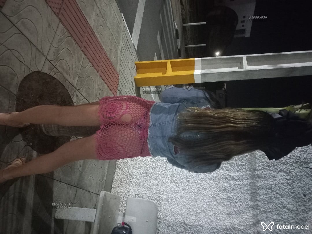 Acompanhante mulher trans com cabelo castanho de olhos castanhos em Tubarão Acompanhante mulher trans com cabelo castanho de olhos castanhos em Tubarão - EDUARDA LEITE